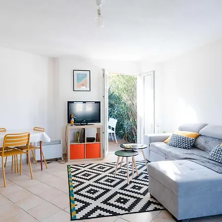 T2 En Rez-de-jardin Avec Piscine, Garage Et Wifi à Narbonne-plage - Fr-1-409-208 * Narbona