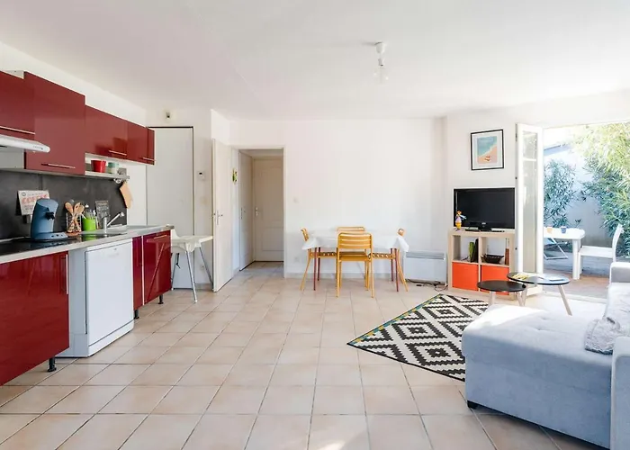 Apartman T2 En Rez-de-jardin Avec Piscine, Garage Et Wifi A Narbonne-plage - Fr-1-409-208
