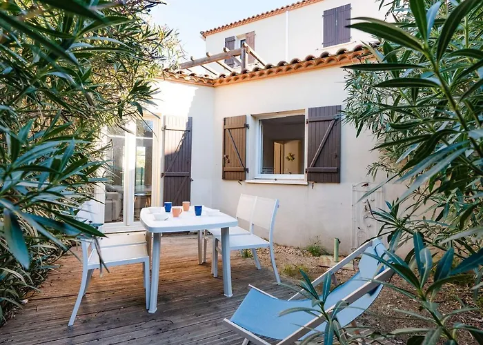 Apartman T2 En Rez-de-jardin Avec Piscine, Garage Et Wifi A Narbonne-plage - Fr-1-409-208 Narbonne