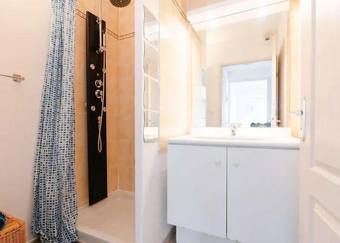 T2 En Rez-de-jardin Avec Piscine, Garage Et Wifi A Narbonne-plage - Fr-1-409-208