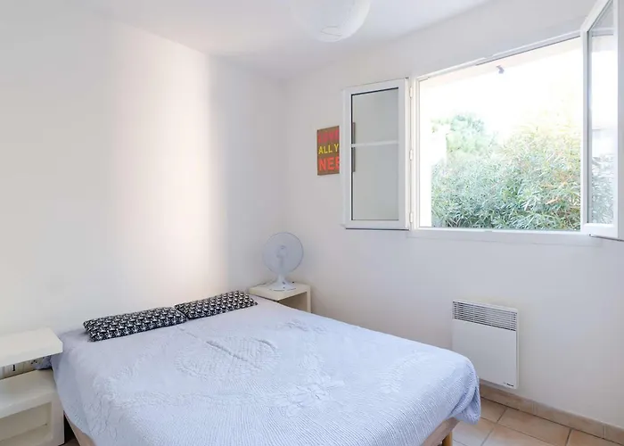 Apartman T2 En Rez-de-jardin Avec Piscine, Garage Et Wifi A Narbonne-plage - Fr-1-409-208 Narbonne